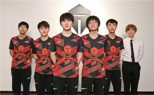 他在竞技层 他在竞技层