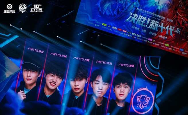 张子宇和李 张子宇和李