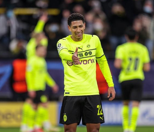 讨论校园足 讨论校园足