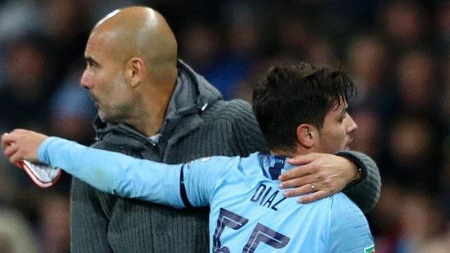 34032